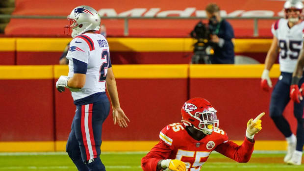 Oct 5, 2020; Kansas City, Missouri, USA; Kansas City Chiefs defensive end Frank Clark (55) celebrates after sacking New England Patriots quarterback Brian Hoyer (2) at Arrowhead Stadium. Mandatory Credit: Jay Biggerstaff-USA TODAY Sports